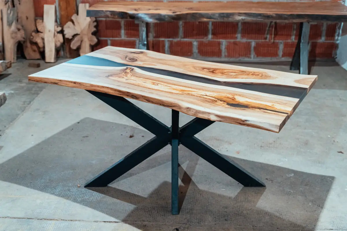 Epoxidharz Tisch von Thozz Wood